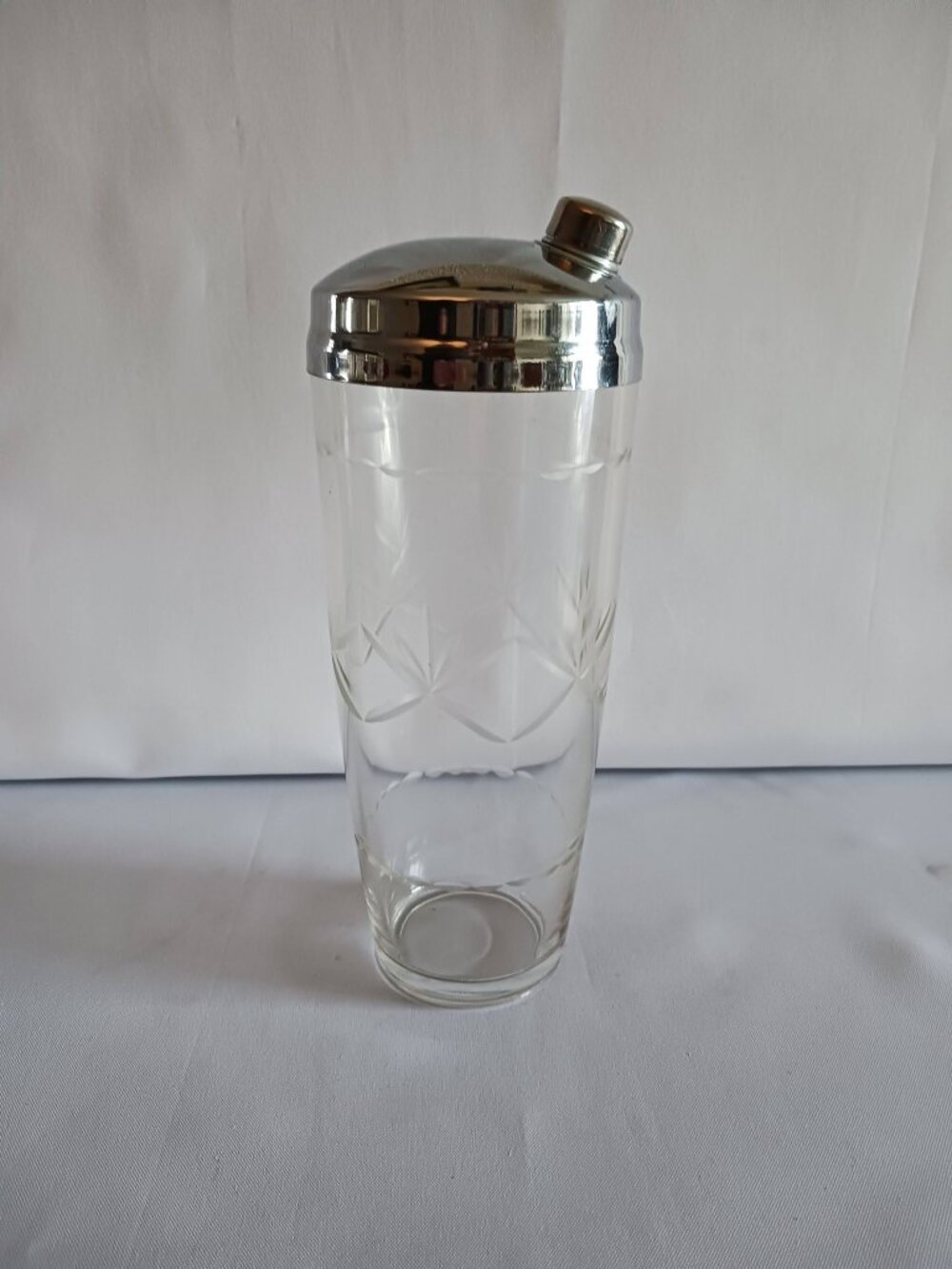 Circa 1940s-50s MCM Etched Glass Cocktail Shaker